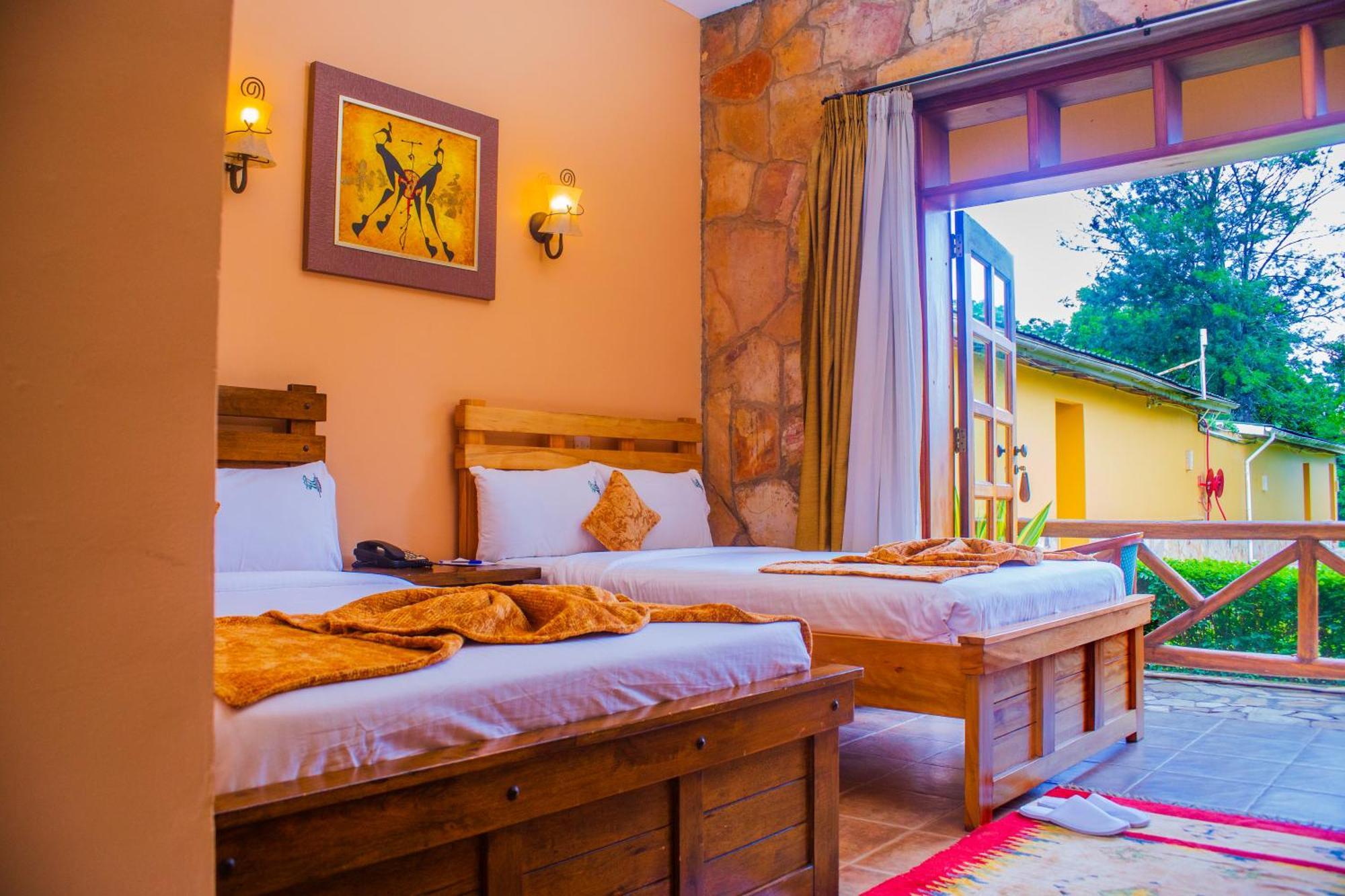 Mountains Of The Moon Hotel Fort Portal Exterior foto
