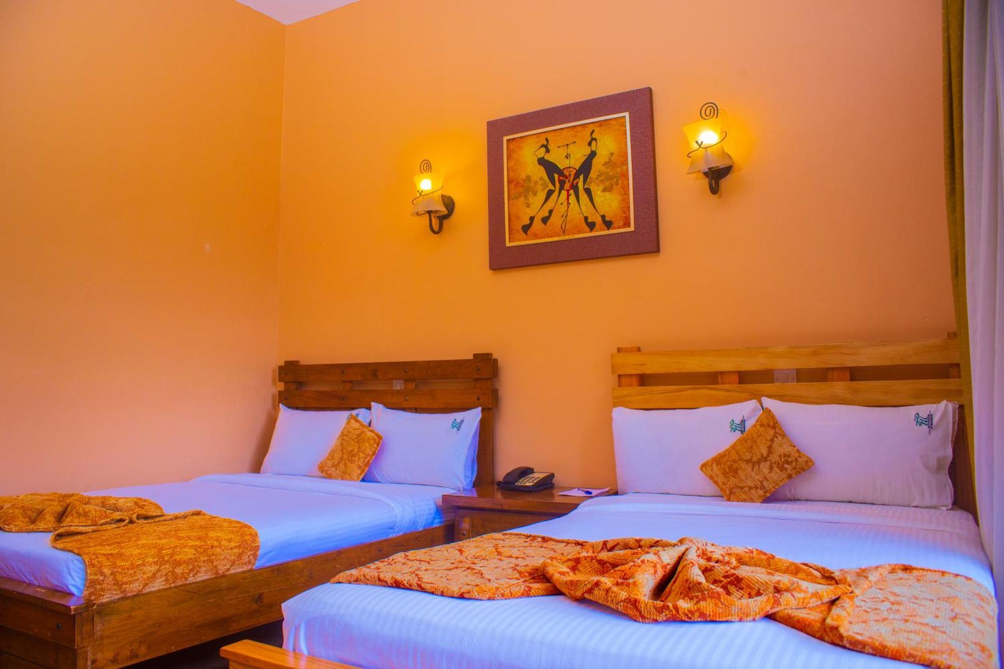 Mountains Of The Moon Hotel Fort Portal Exterior foto