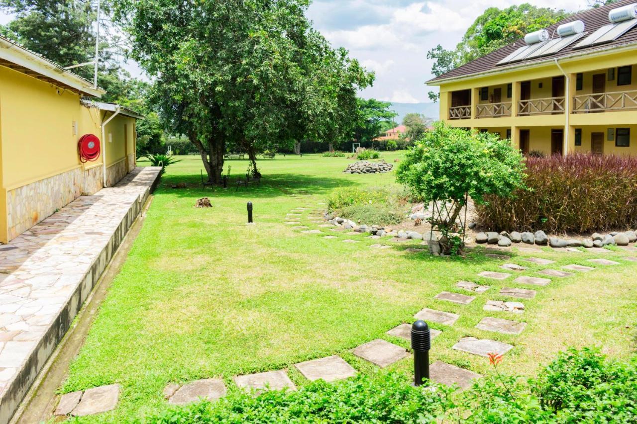 Mountains Of The Moon Hotel Fort Portal Exterior foto