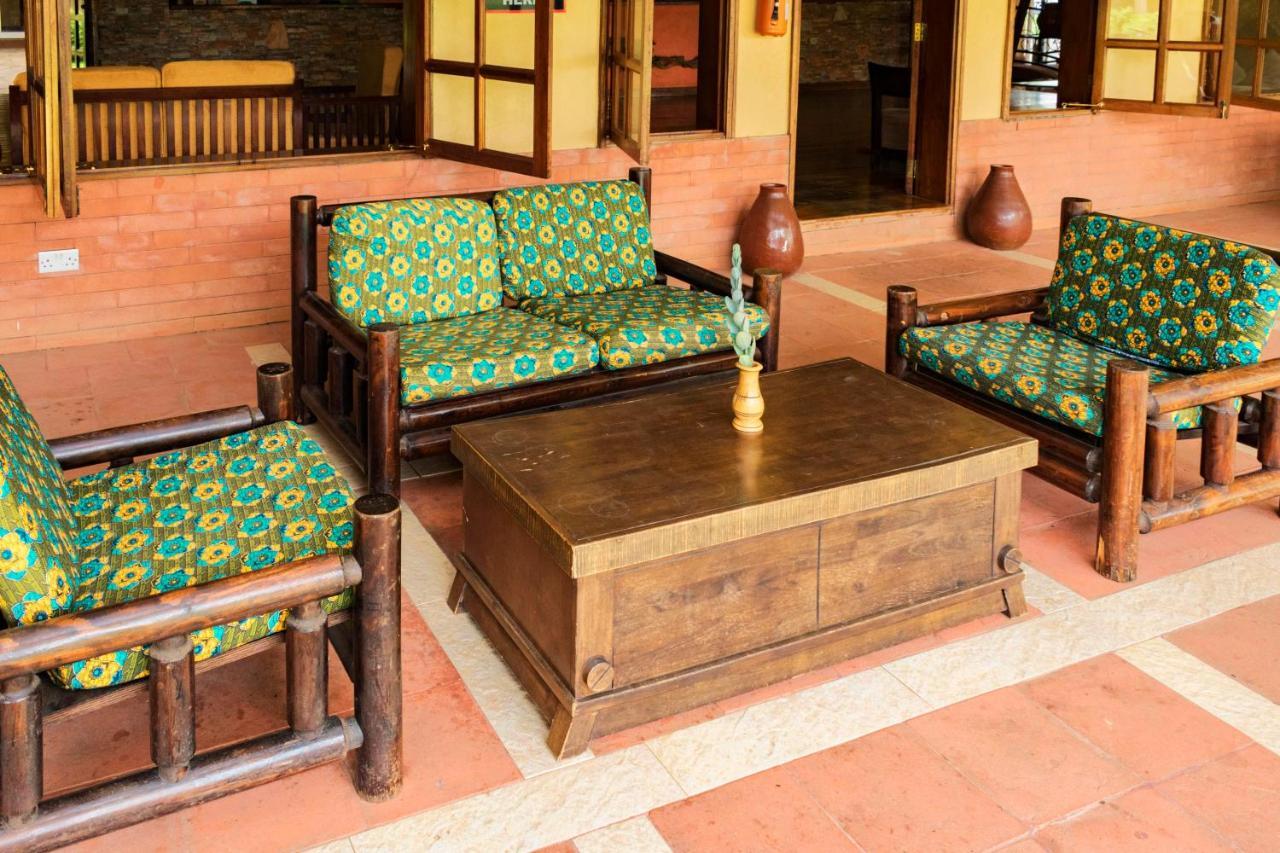 Mountains Of The Moon Hotel Fort Portal Exterior foto