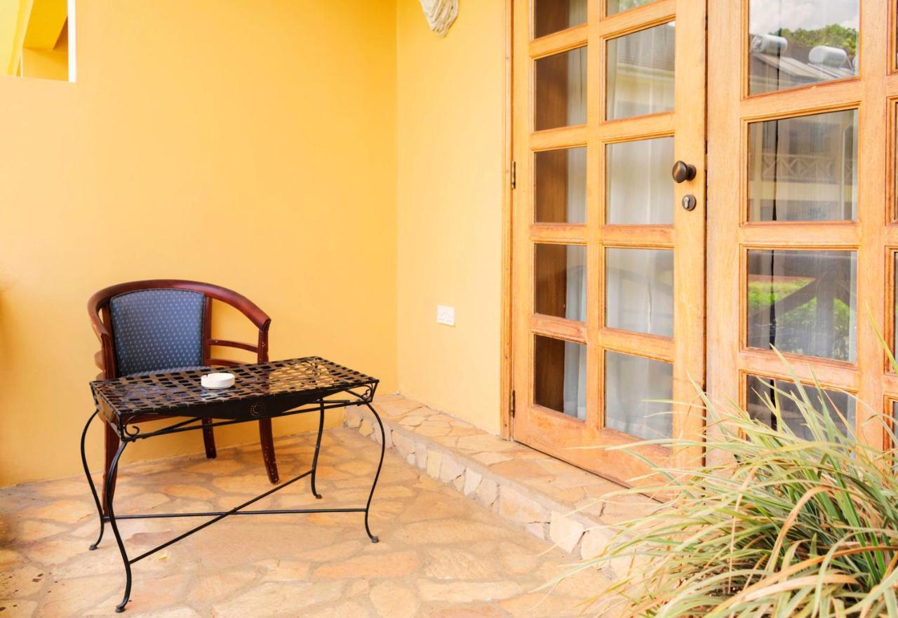 Mountains Of The Moon Hotel Fort Portal Exterior foto